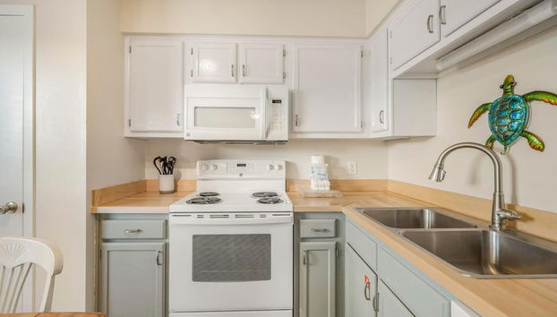 Beach Front 603 - Photo 4, Private kitchen