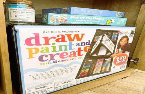 4BR Boutique Coastal Home, Walk to Beach and The Strand, Sleeps 10 - Foto 32