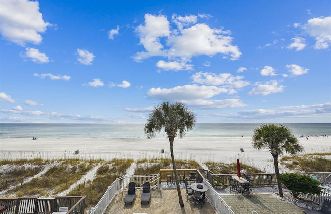 Just Beachy - 5 Bedroom Beach Front Home! Sleeps 20 Home by RedAwning - Foto 45