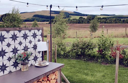 Romantic Rural Lodge - Private Outdoor Kitchen & Cosy Covered Lounge - Perth and Kinross - Hot Tub not included - Foto 16