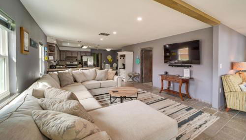 Lakefront Eufaula Cabin with Fire Pit and Private Dock - Foto 2