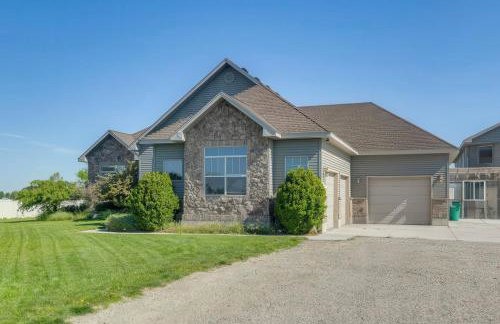 Rigby Gem with Hot Tub Theater Game Room Grill - Foto 2