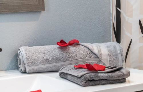 Luxury Living Just Steps from the Strip - Foto 29