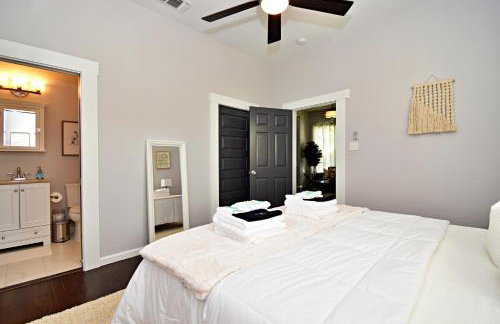 Private Hot Tub - Walk to Pearl - Pet Friendly 3BR - Foto 13