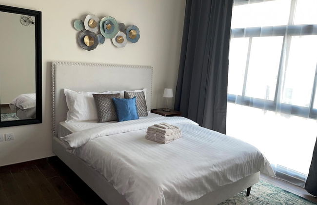 Elite LUX Holiday Homes - Spacious 2BR With Direct Metro Access in Al Furjan Dubai - Photo 12