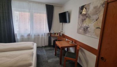 Doppelbett - Gästezimmer - 11min von Gießen 8,4km in Fernwald-Steinbach - Foto 5