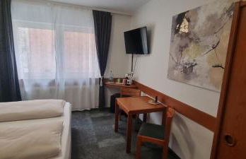 Doppelbett - Gästezimmer - 11min von Gießen 8,4km in Fernwald-Steinbach - Foto 5