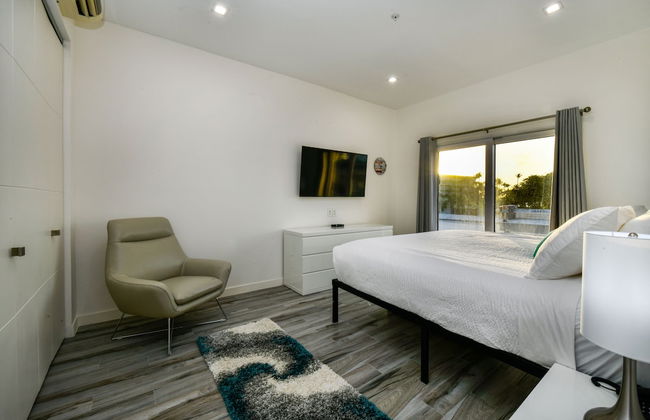 Luxury 2-bedroom Condo Right on the Strip in Palm Beach - Foto 4