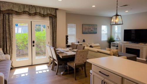 Modern comfort, prime location, 360 views, 4 BR entire house - Foto 4