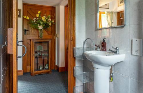 The Owl House with swimming pool and private hot tub - Foto 17