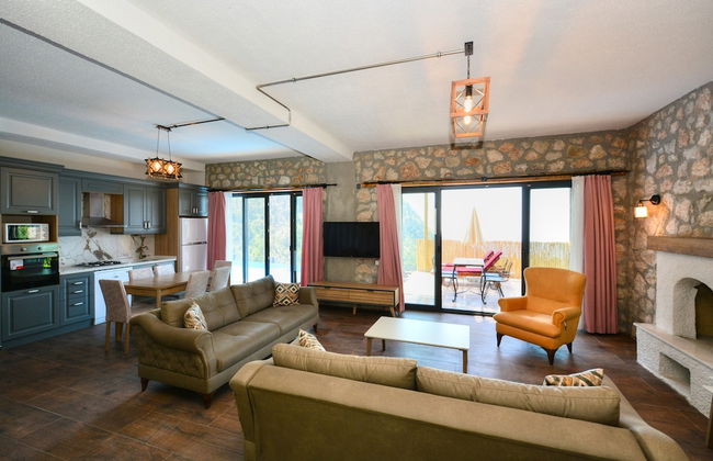 2 Bedroom Private Villa With Infinity Pool and Sea View - Photo 14