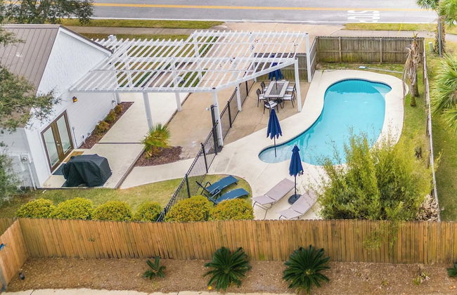 Pelican Retreat by Avantstay 5 Mins TO Beach Pet Friendly w/ Pool & Bbq! - Foto 43