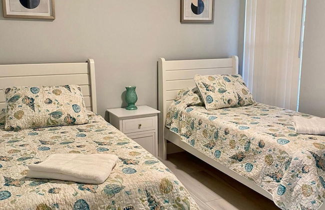 Three Bedroom Apartment #2 -- 5009 LBC -- Vusa Three Bedroom Condo Apartment - Foto 4