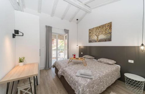 Awesome Home In Crklada With Wifi - Photo 25