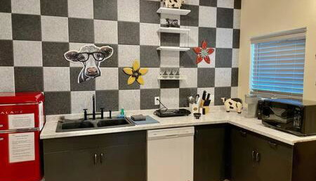 Crazy Cow Private HOT TUB BBQ Sleeps 2 - Foto 3