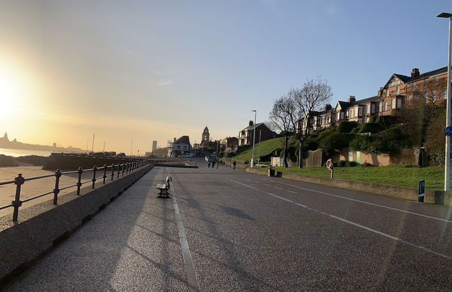 Lovely 2-bed Apartment in Wallasey, Sleeps 4 - Foto 14