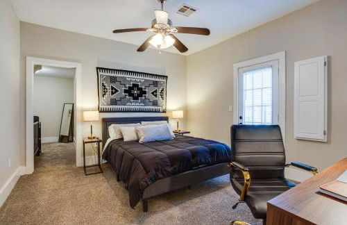 Chic Lawton Home, 5 Mins to Fort Sill! - Photo 17