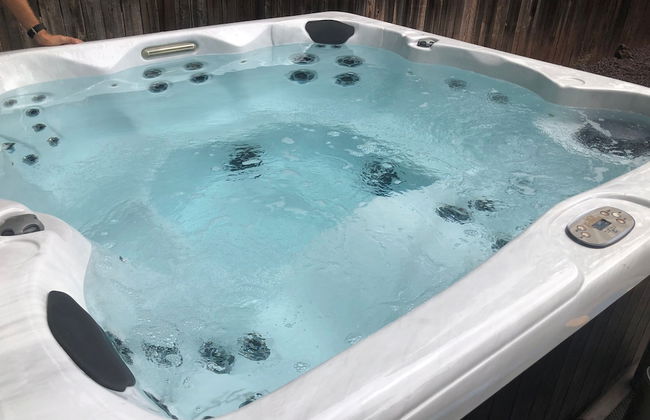 Home In The Pines Near Downtown w Hottub - Foto 14