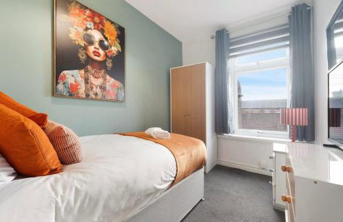 Stylish 4BR Retreat Near Town Centre - Foto 9