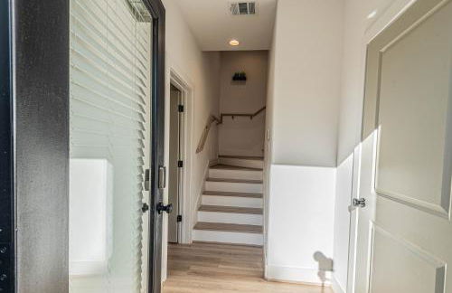 Luxury Charming 3BR 3Bath Free Wi-FI 8 Guests, Gated Home, Houston Downtown - Photo 33