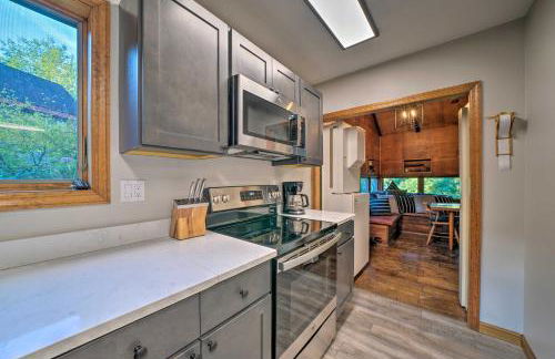 Custom-Built Lakefront Cottage with Spacious Yard! - Foto 9