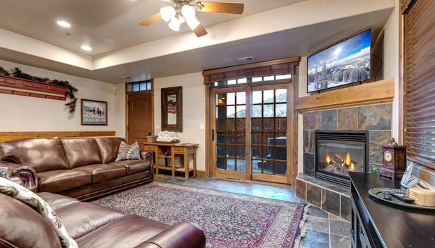 Park City KBM Resorts Walk to Main Street and to Park City Mountain Hot Tub On FREE Citywide Bus Route Single Unit 4 Bedrooms PPS-1416 - Foto 2, Imagen principal