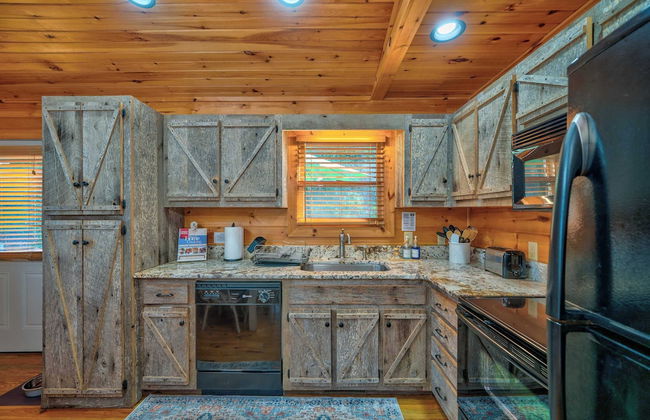 Misty Creek Cabin Private 3 BDR w/ Game Room! - Foto 8
