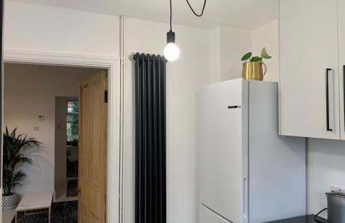 Stylish comfortable home with free parking - Foto 14