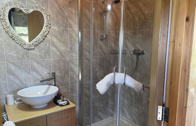 1 Bedroom Cabin Sleeps 2, Private Garden, Wifi - Foto 7