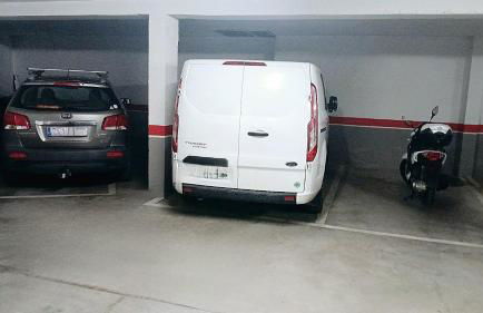 Piso amplio de 3 habitaciones, calefacción, ascensor y parking - Foto 37