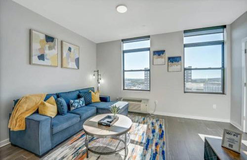 Stylish 1br Unit. Parking. Easy Ride to NYC - Photo 4