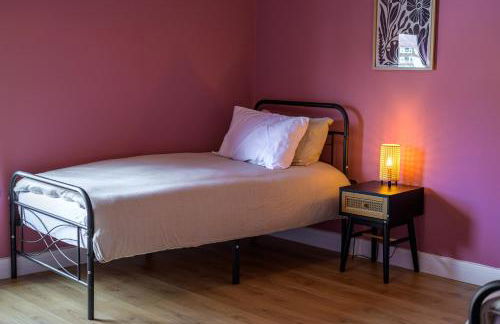 Beautiful 2 Bedroom House in Atherton, Free Parking - Foto 21