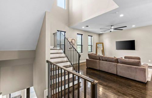 Gorgeous Property Near Convention Center - Foto 30