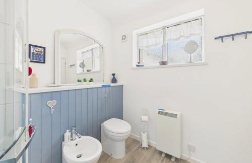 Seaside 2-bed Home in Flushing with Free Parking & sea views - Foto 25