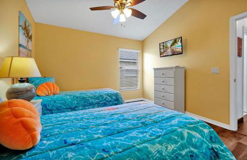 5BR Cottage w Pool & Hot Tub Near Disney - Foto 41