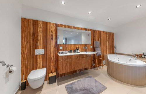 Aurion Residence - Indoor Pool, Sauna , Jacuzzi & Fitness - Foto 21