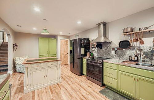 Elegant & Spacious Family Gem with Games, Office, Yard - Foto 14