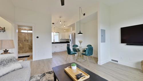 Modern Upstairs Loft - Newly Renovated! - Foto 5