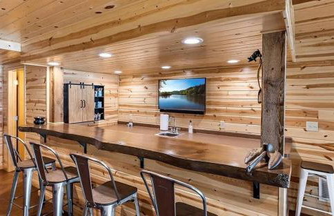 Lakefront Cabin with Loft and Bar - Foto 19