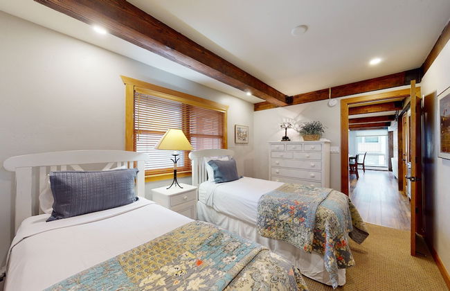 Top of the Village - Foto 14