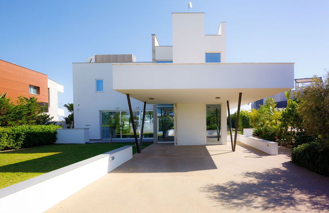 Tranquility Beachfront Villa - Photo 65