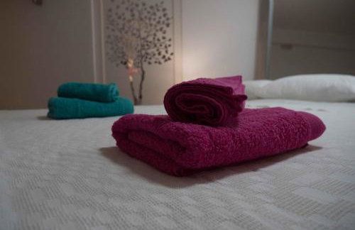 Tranquil Infinity Pool Getaway (private jacuzzi and steam bath, pool, garden, sea and city views) - Foto 7