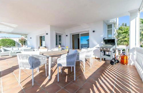 88-Exclusive Villa with Private Pool in Mijas, Malaga - Photo 3