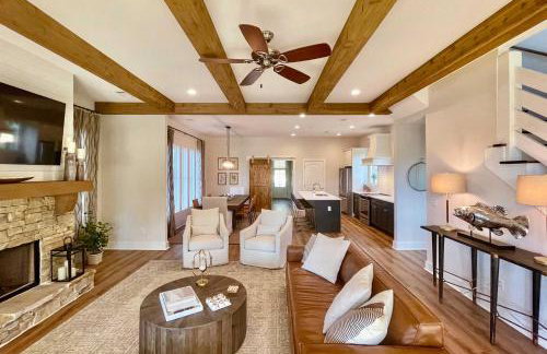 Luxe Lakefront Getaway with Porch and Water View! - Foto 1