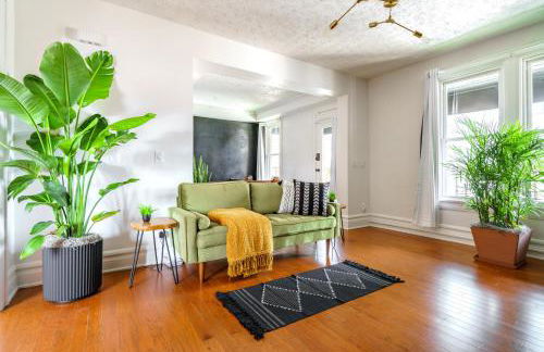 Jungle House Luxury Homes - Columbus Downtown Short North - Steps to Convention Center & Nationwide Arena - Sleeps up to 8 - Free Parking - Over 5,800 Five Stars - Foto 23