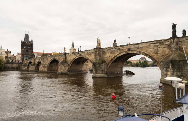 Passeio de barco pelo rio Moldava - Foto 8