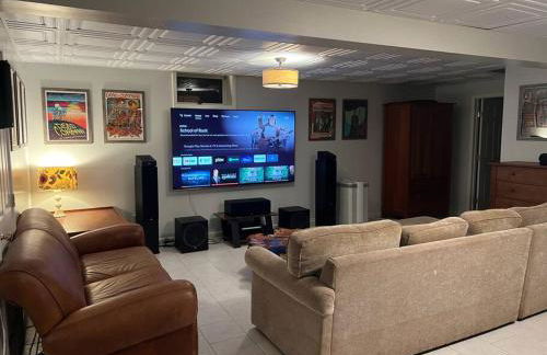 4BR 3BA Hot Tub Media room Weekly rates - Foto 13