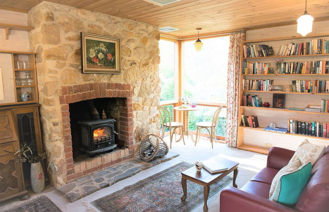 Adelaide Hills Camellia Cottage Wifi - Photo 1