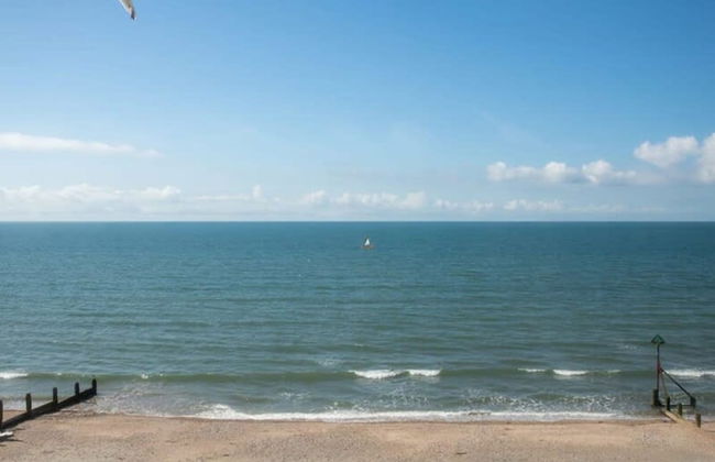 Beachfront Apartment With Panoramic Sea Views - Foto 29