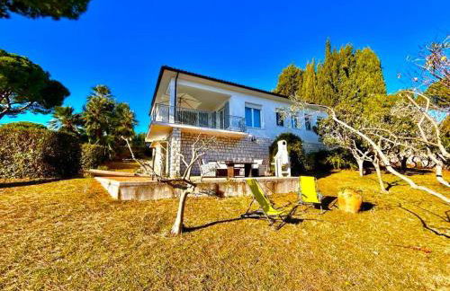 Villa Renata, bellissima villa con terrazzo vista mare e spiaggia inclusa - Foto 37